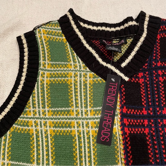 Trendy Threads Vest - Picture 6 of 7